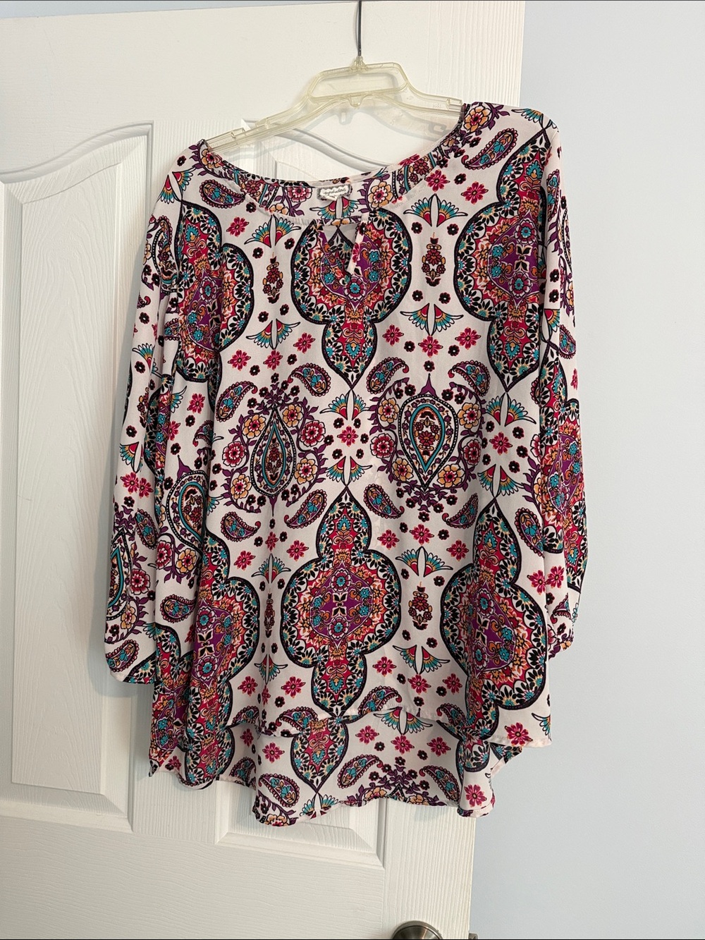 Eyeshadow Multicolor Paisley Scoop Neck Tunic - White/Multi